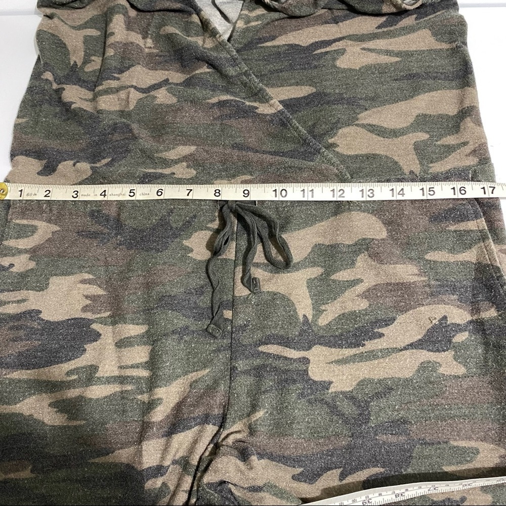 Mustard Seed Camo Jumpsuit Size Medium - Picture 9 of 11